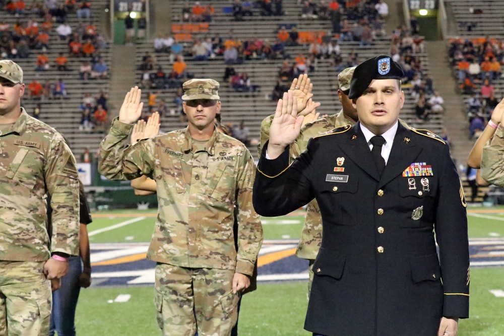 DVIDS - Images - UTEP's 2018 Military Appreciation Night [Image 9 of 10]