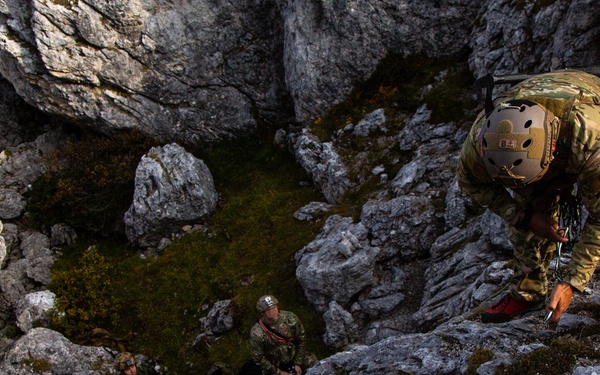 10th SFG(A) conducts mountain warfare training