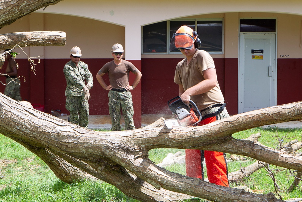 31st MEU, CLB-31 continue Super Typhoon Yutu response