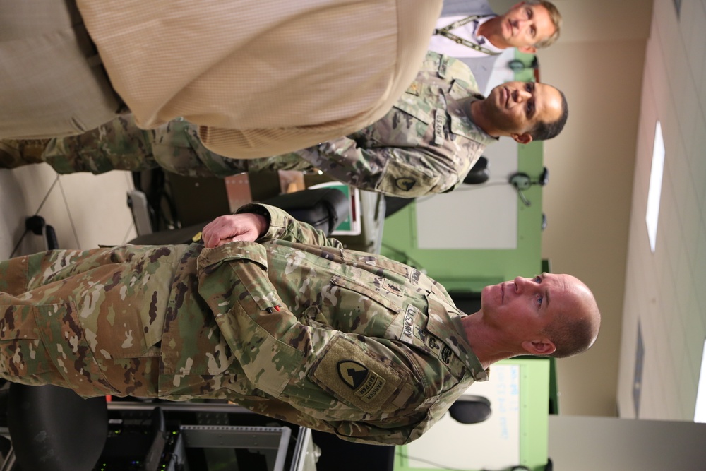 RDECOM Command Sgt. Maj. visits Aviation, Missile Center