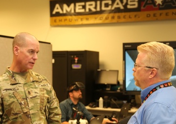 RDECOM Command Sgt. Maj visits Aviation, Missile Center