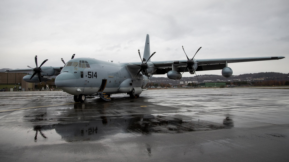 VMGR-252 Conducts HALO Jump Operations With Recon During Trident Juncture 18