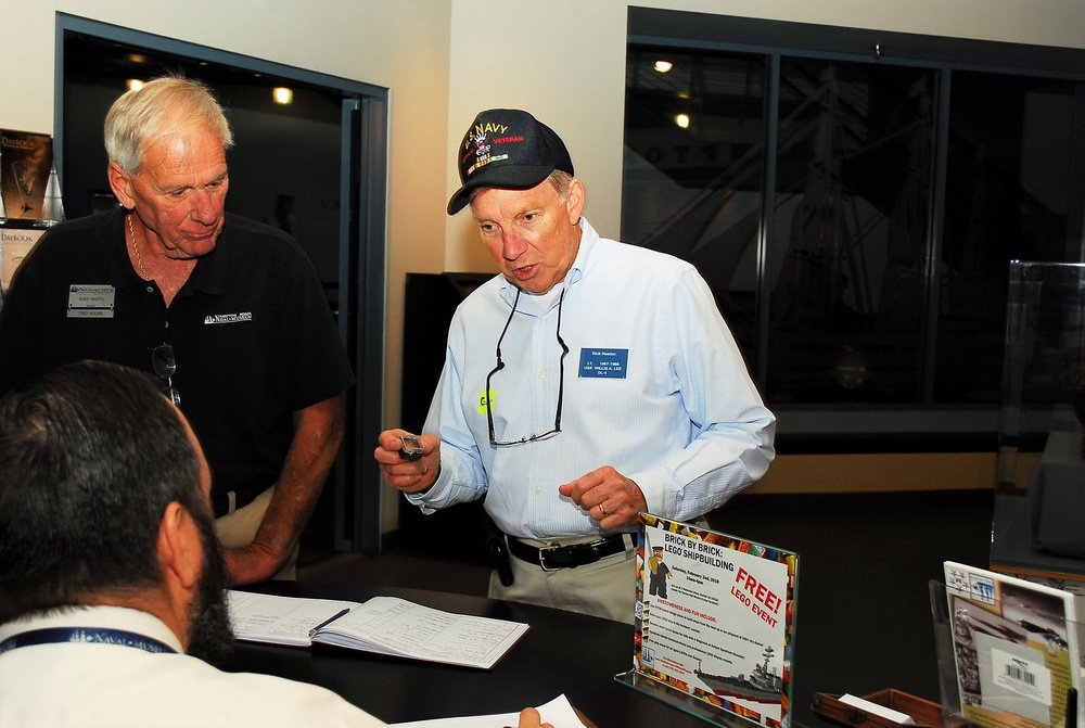 Destroyer Leader Association Veterans visit Naval Museum