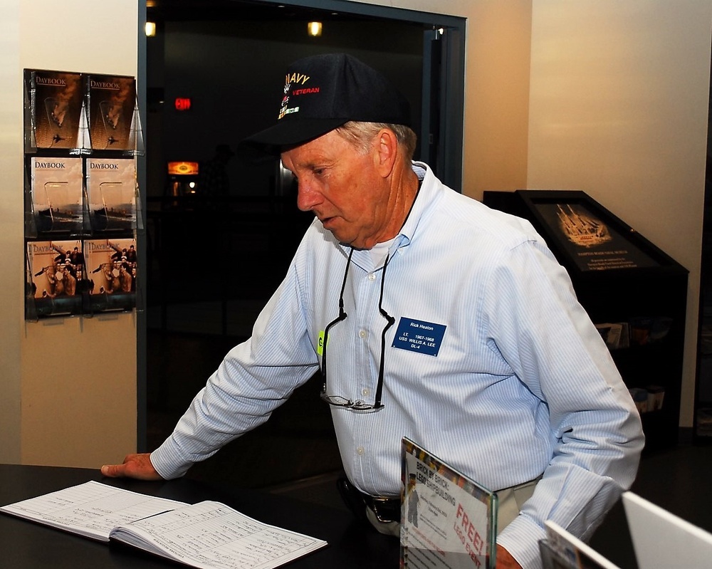 Destroyer Leader Association Veterans visit Naval Museum