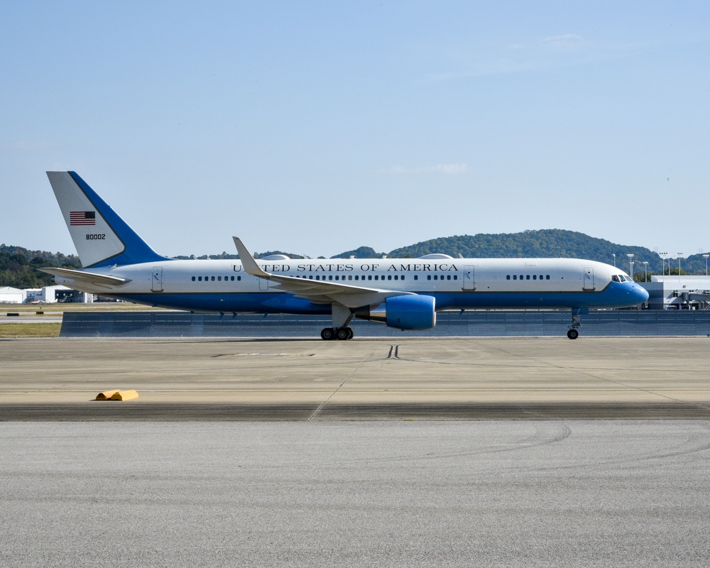 Air Force 2 Arrives at 117 ARW