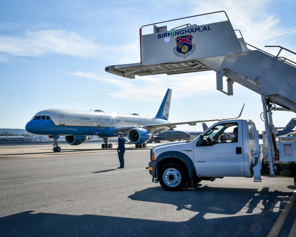 Air Force 2 Arrives at 117 ARW