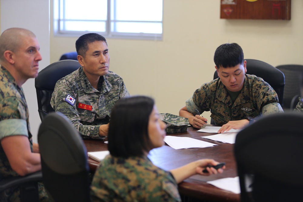 ROK MLG Marines visit MALS-36