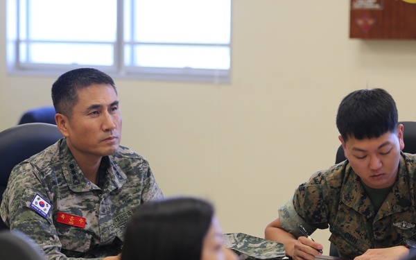 ROK MLG Marines visit MALS-36
