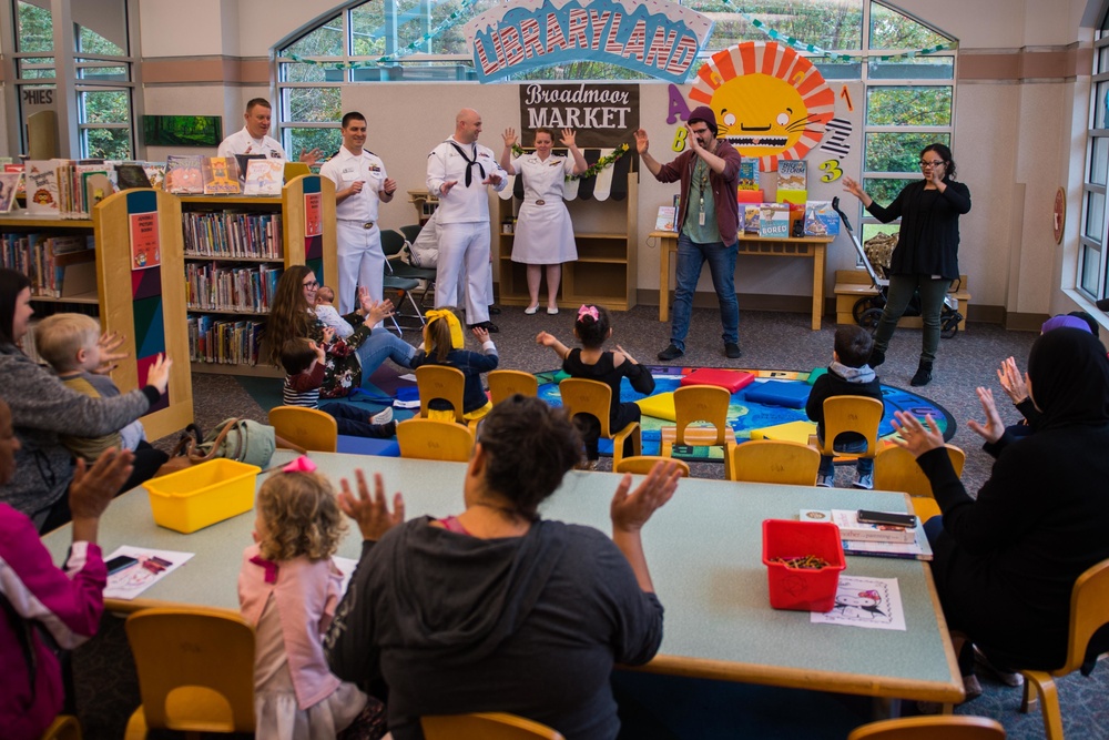 USS Louisiana Sailors Read to Children