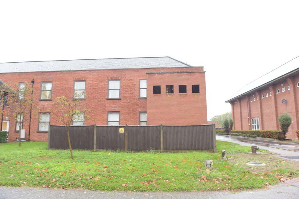 The Civillian Personnel in building 435