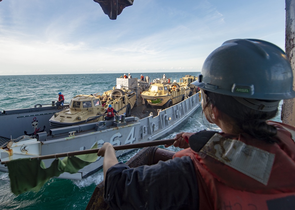 USS Fort McHenry well deck operations