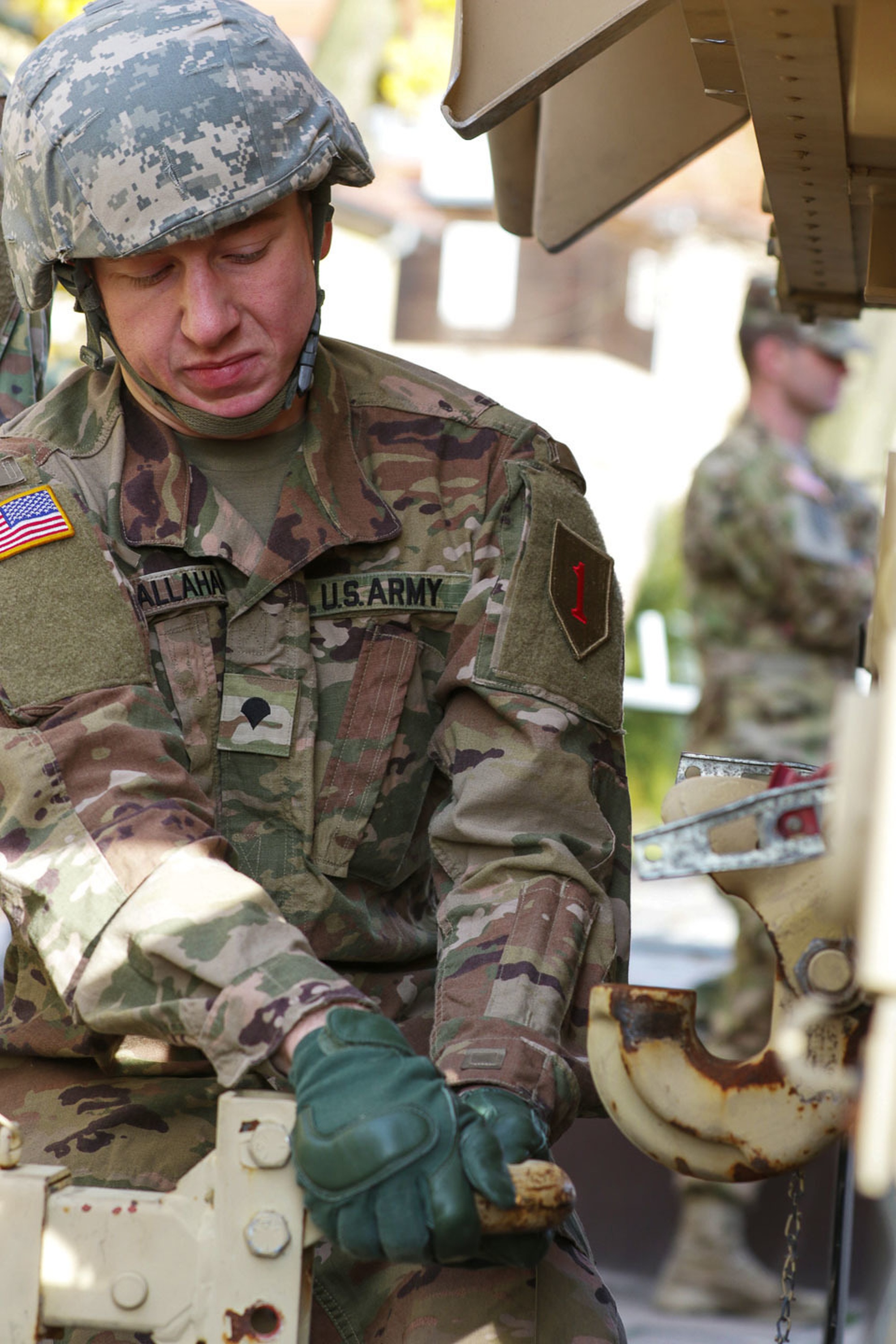 DVIDS - Images - Big Red One Soldiers Reenlist at Chicago Bears Veterans  Day game [Image 3 of 5]