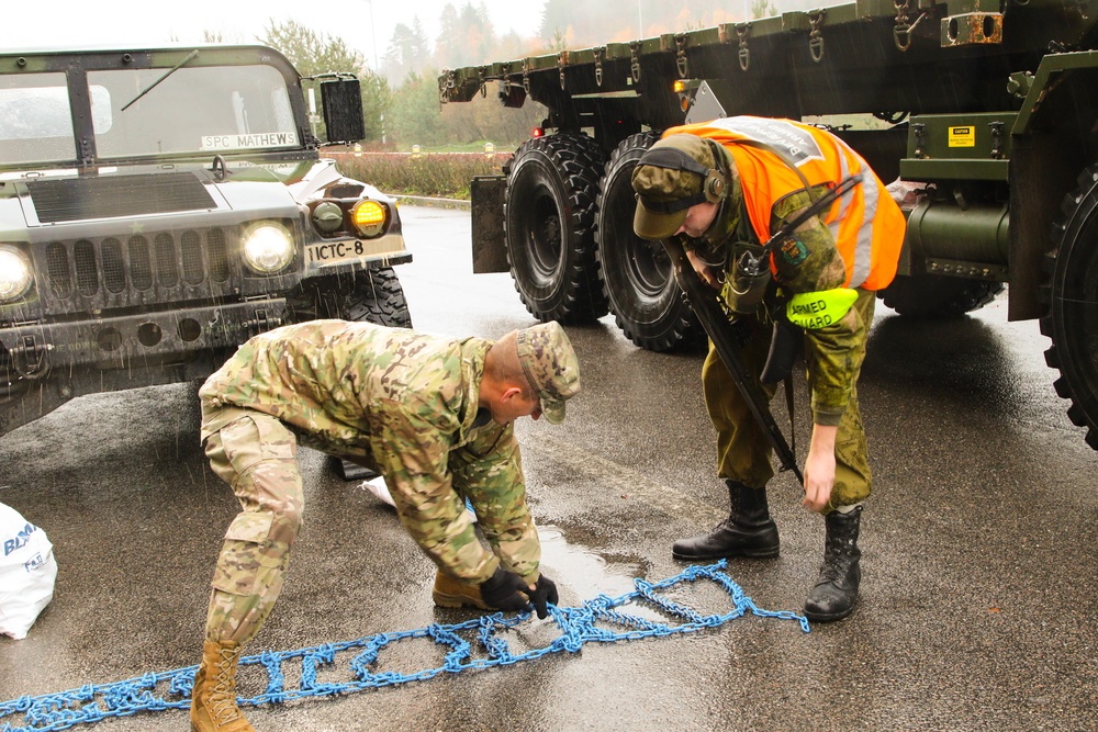 Snow chain training ensures mobility during Trident Juncture 18