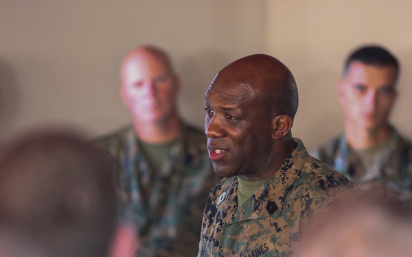Sgt. Maj. Green greets MCAS Miramar