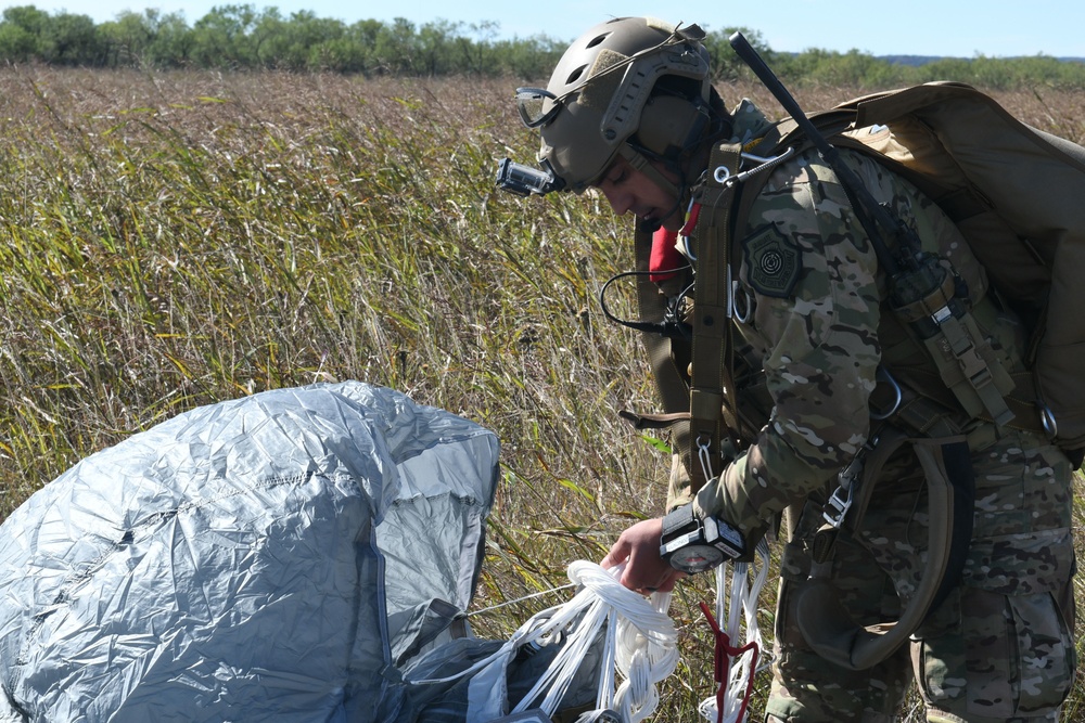 The 66th and 77th WPS conduct JTAC Training
