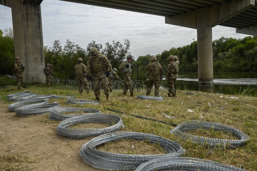 Army Engineers Apply Concertina Wire Along Mexico Border