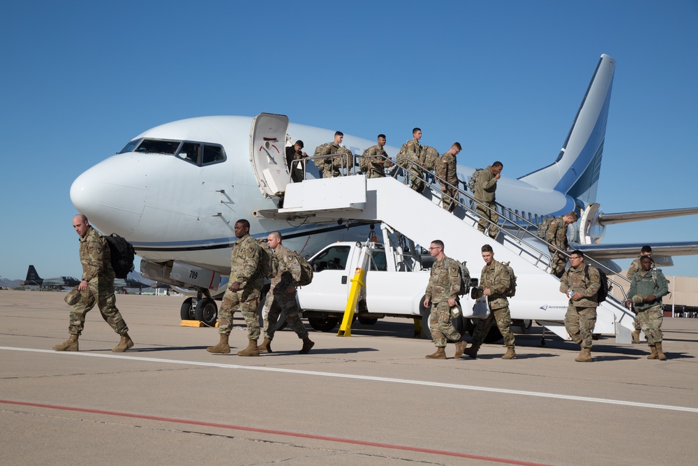 Fort Hood Soldiers Arrive at D-M