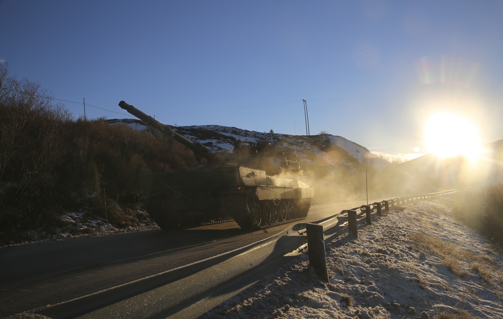 Trident Juncture 18 - U.S. Marines advance on Folldal