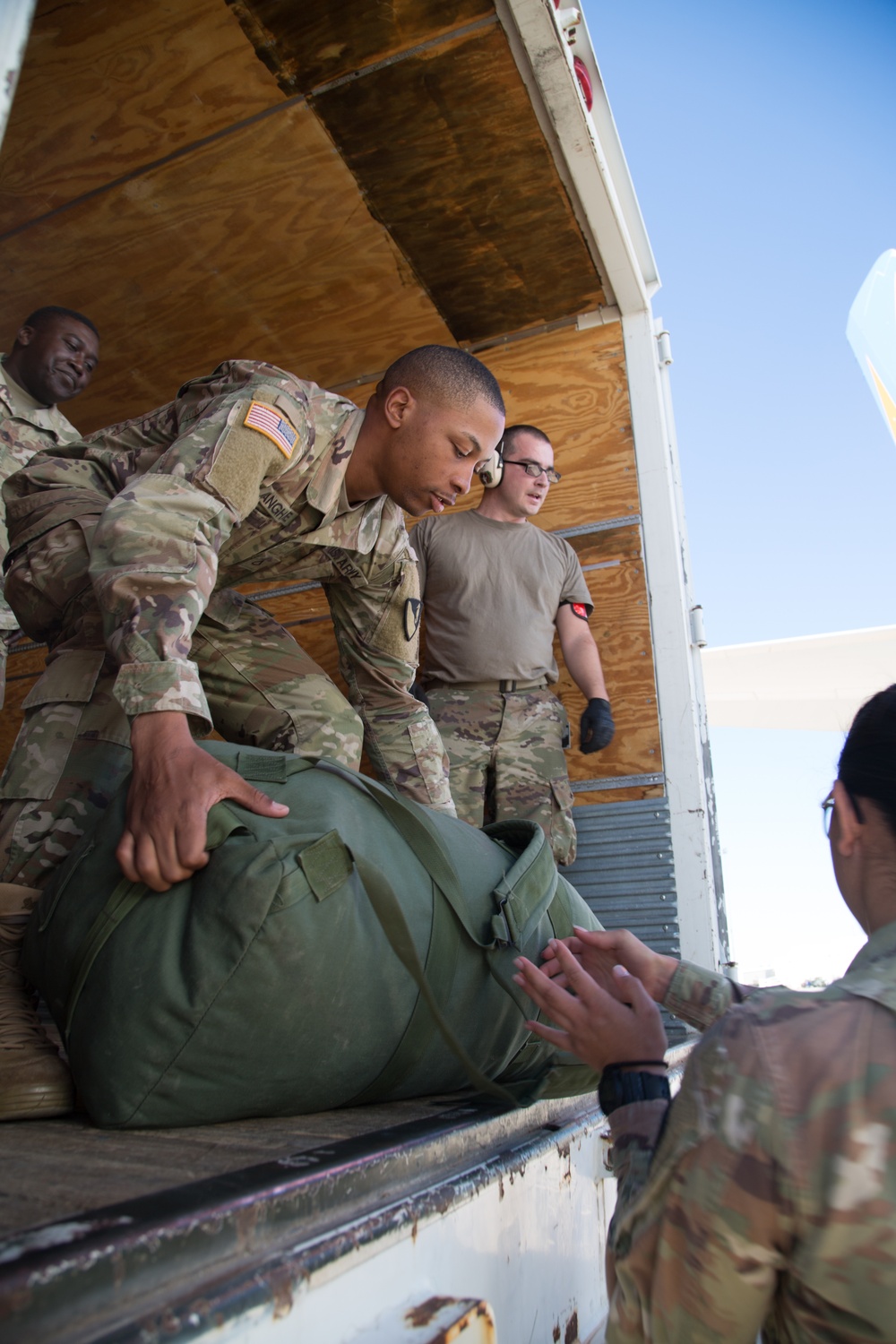 Fort Hood Soldiers Arrive at D-M