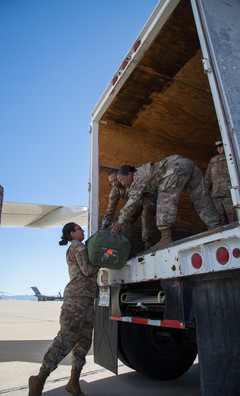 Fort Hood Soldiers Arrive at D-M