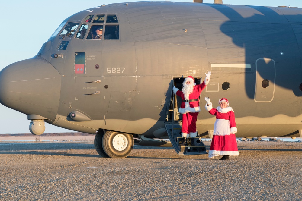 Emmonak welcomes Santa to town