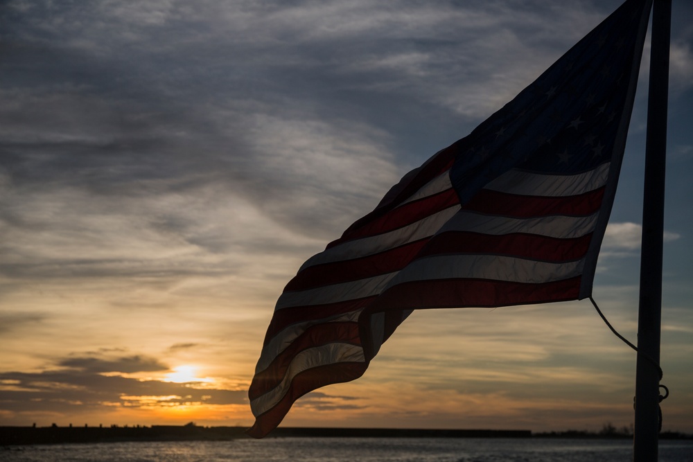 31st MEU, CLB-31 Marines arrive aboard Ashland to aid Yutu relief efforts