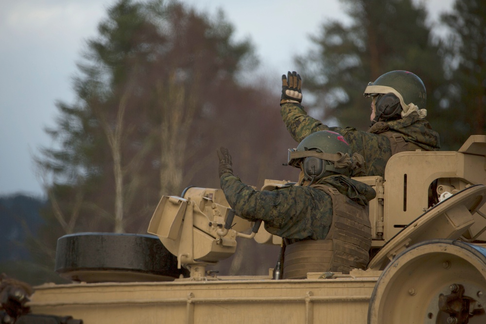 Abrams tanks roll down Norwegian streets