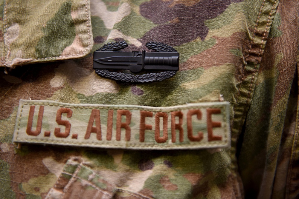 171ST AIR NATIONAL GUARDSMAN RECEIVES ARMY COMBAT ACTION BADGE