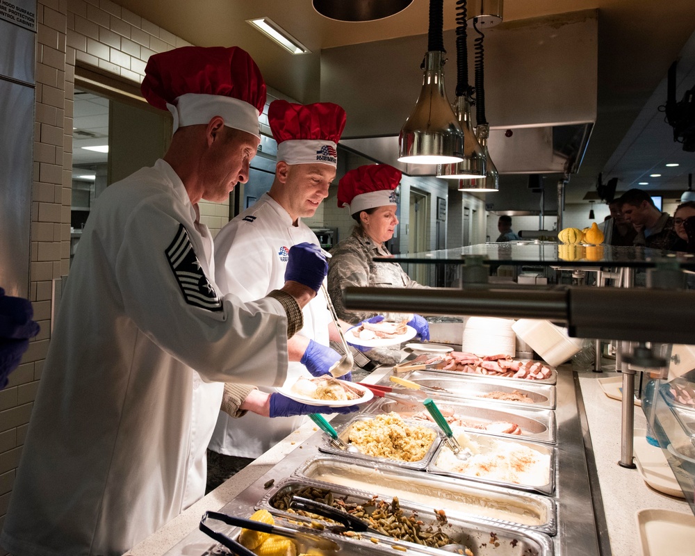 141st Leaders Serve Traditional Holiday Meal