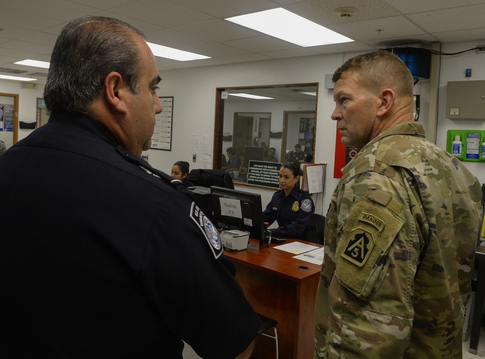 Gen. Jeffery Buchanan visits Mexican Border