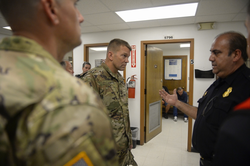 Lt. Gen. Jeffery Buchanan visits Mexican Border