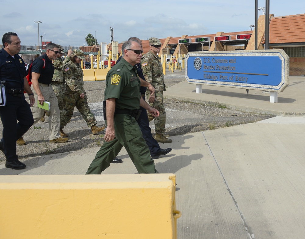 Lt. Gen. Jeffery Buchanan visits Mexican Border