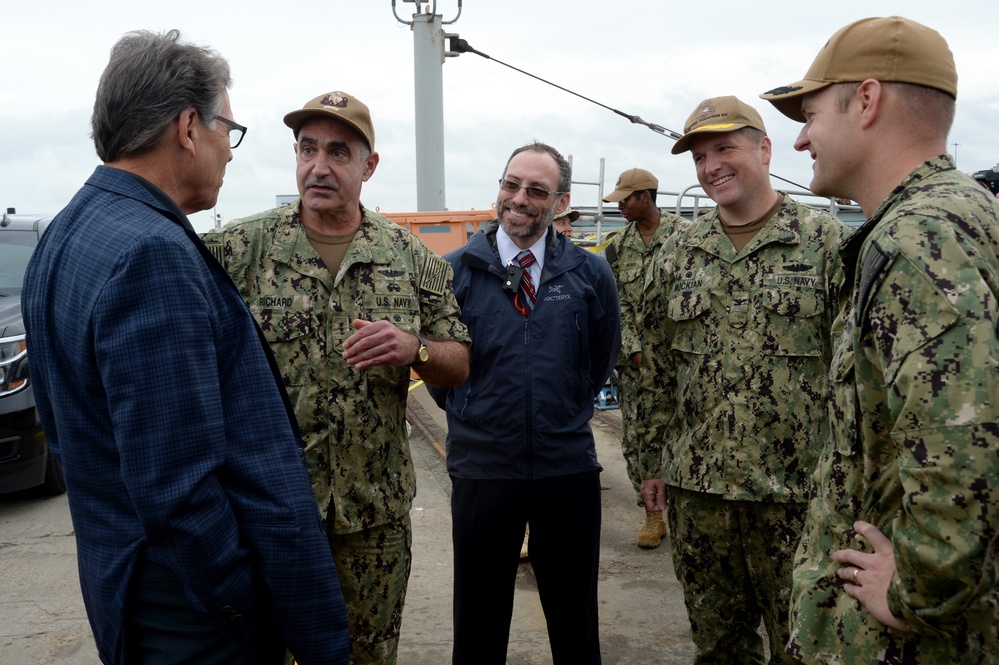 Secretary of Energy Visits USS John Warner (SSN 785)