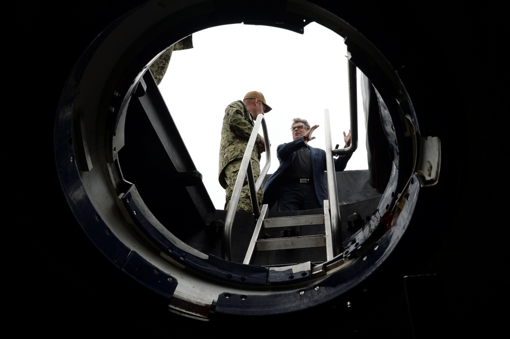 Secretary of Energy Visits USS John Warner (SSN 785)