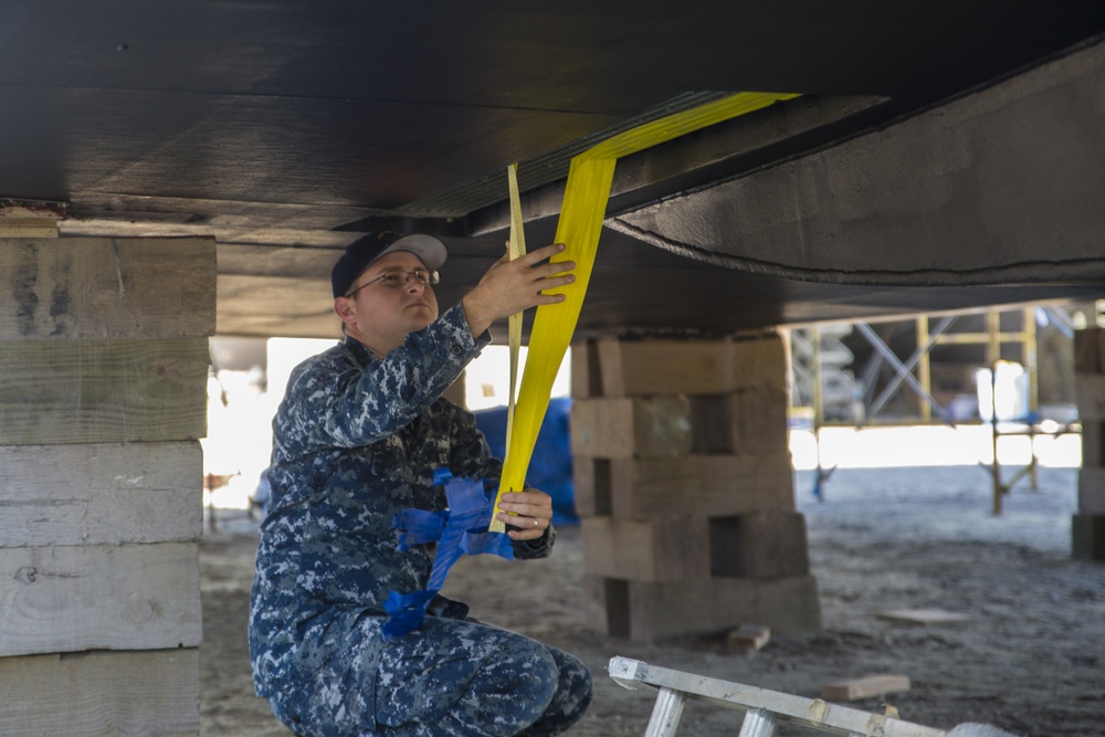 MCAS Cherry Point Navy Boat Docks conducts annual maintenance on 75-foot mechanized landing craft