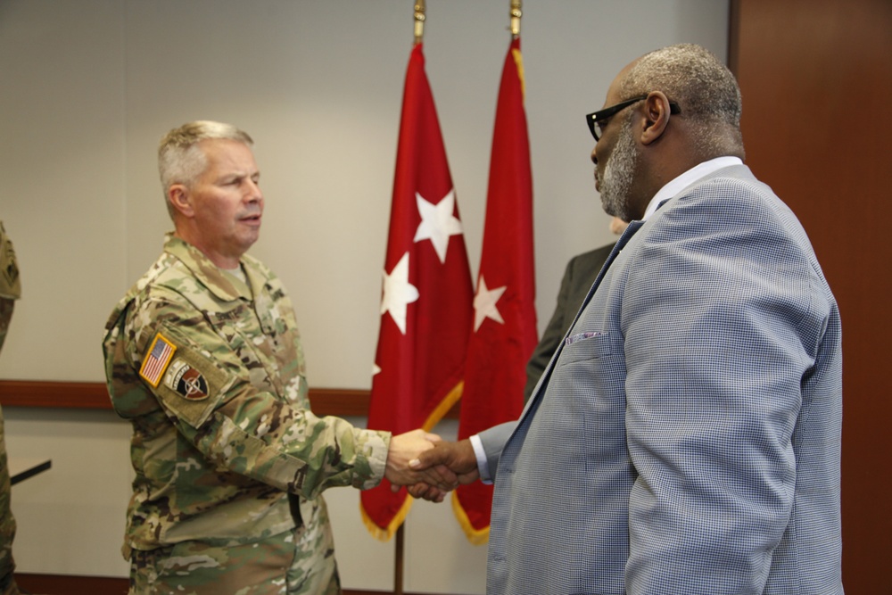 USACE Commander greets Small Business Deputy in Kansas City