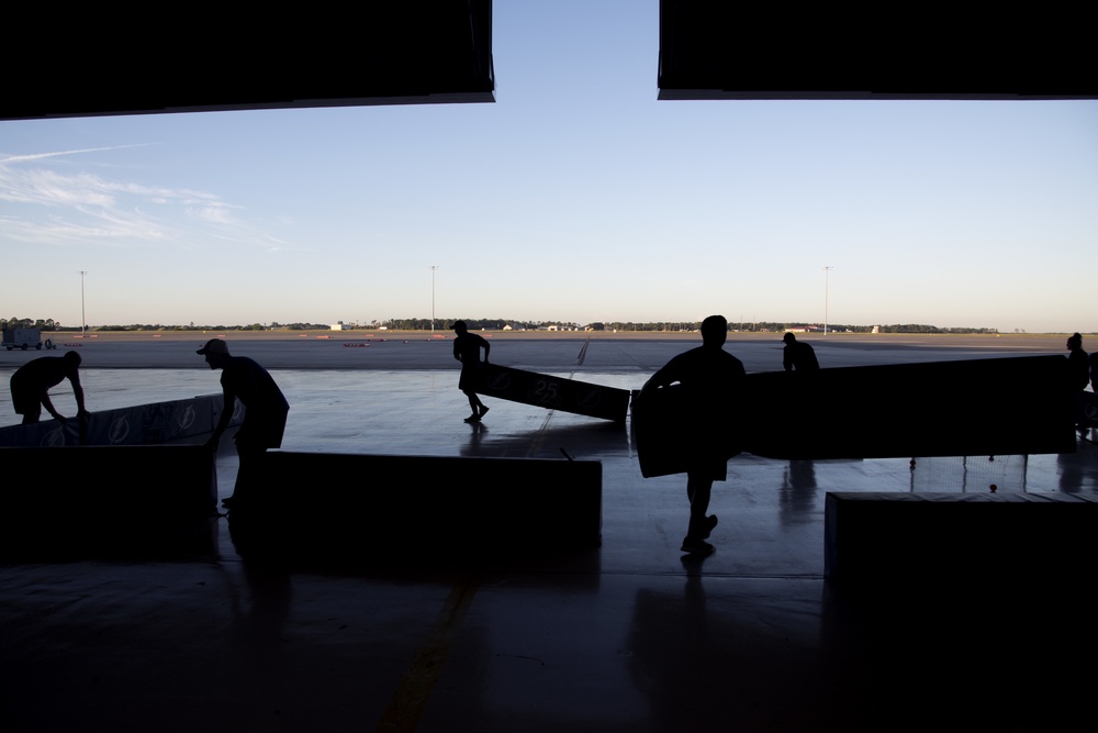 Hangar turned hockey rink: Tampa Bay Lightning, MacDill service members  play hockey > MacDill Air Force Base > News