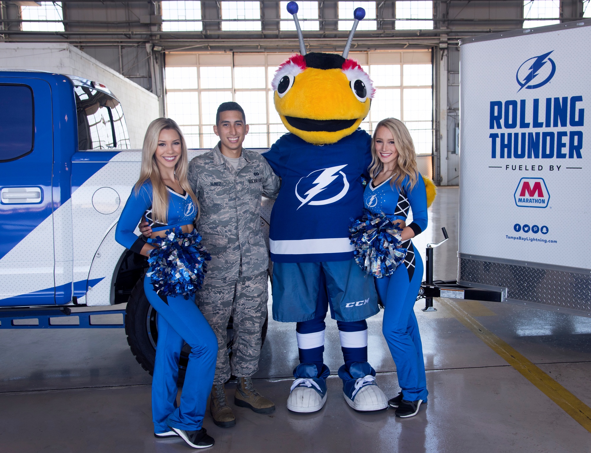 DVIDS - Images - Hangar turned hockey rink: Tampa Bay Lightning, MacDill  service members play hockey [Image 10 of 12]