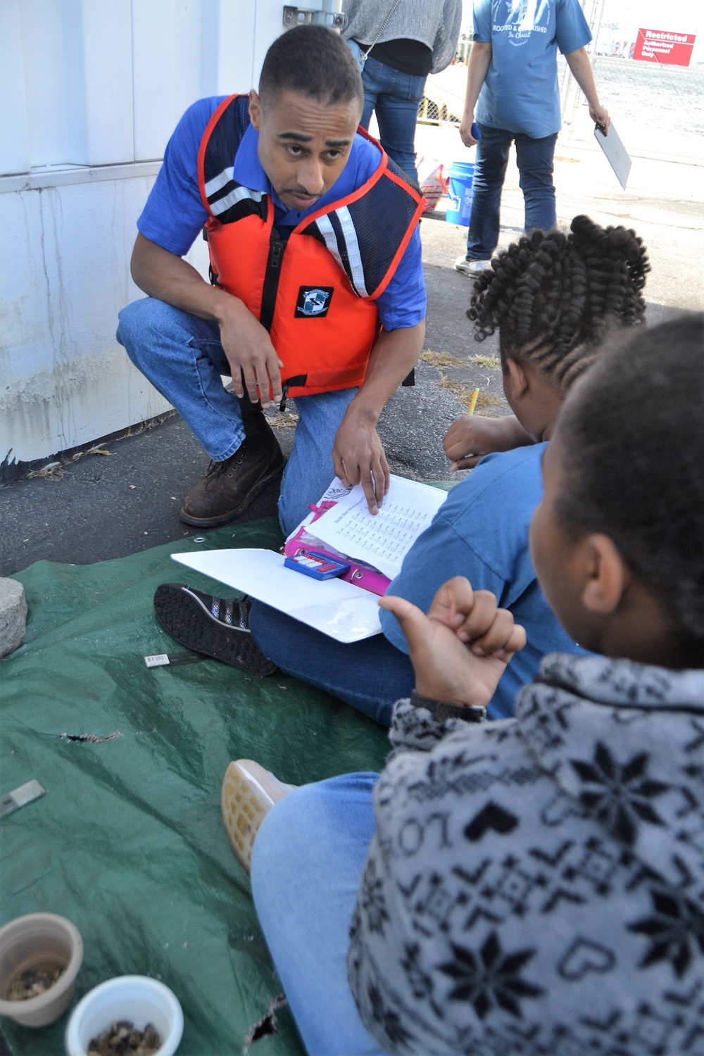 USACE Norfolk saves oysters, serves up STEM lession