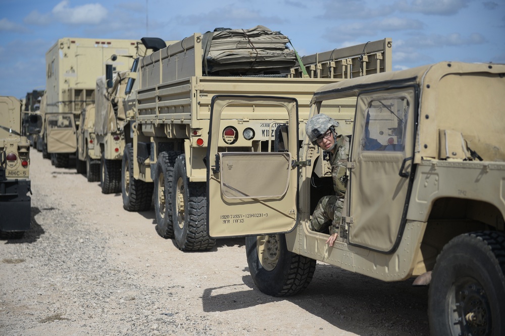 DVIDS - Images - Army Soldiers Receive Resources Near Southwest Border ...