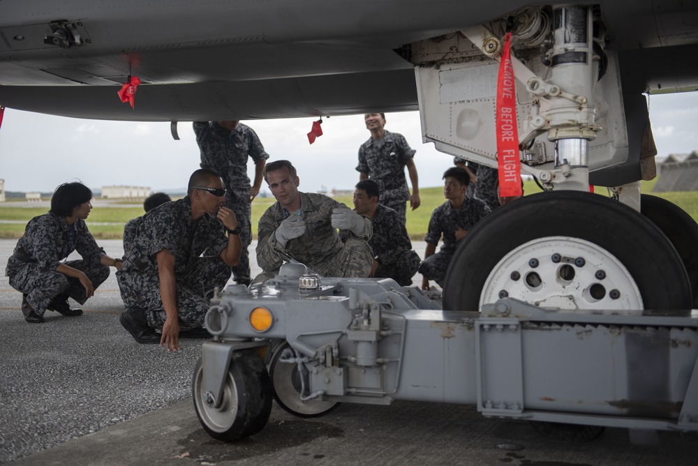 18 EMS crash recovery train with JASDF counterparts