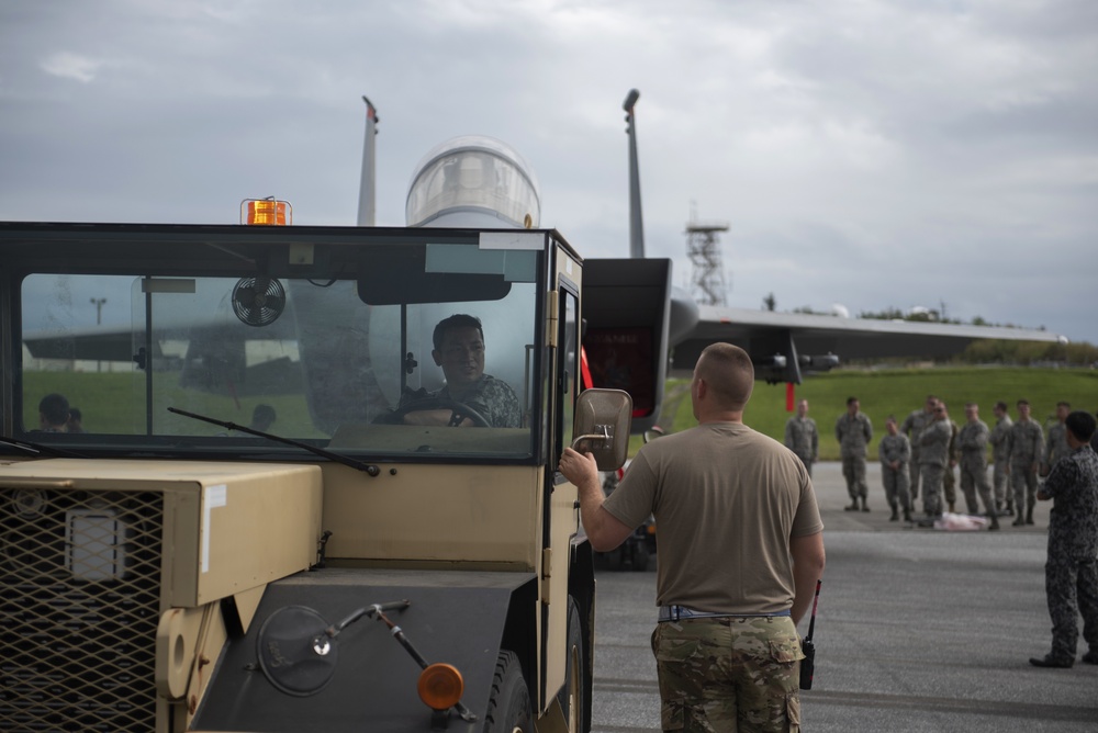 18 EMS crash recovery train with JASDF counterparts