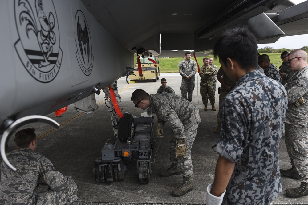 18 EMS crash recovery train with JASDF counterparts