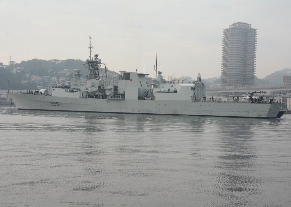 Royal Canadian Navy Halifax-class frigate, HMCS Calgary (FFH 335), Visits Yokosuka