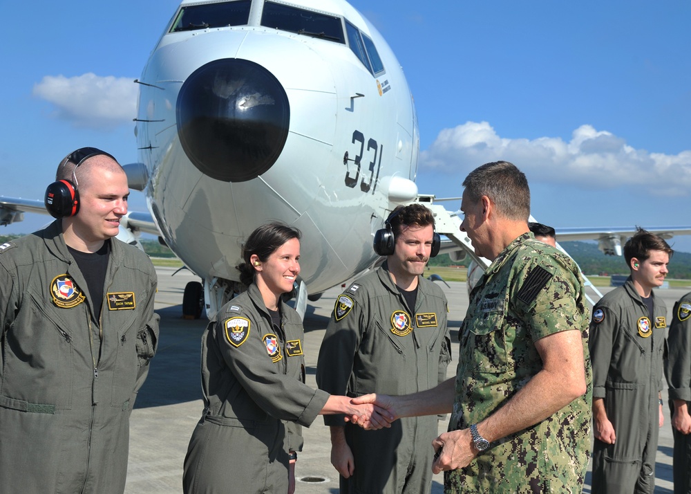 USINDOPACOM Visits CTF-72 Okinawa