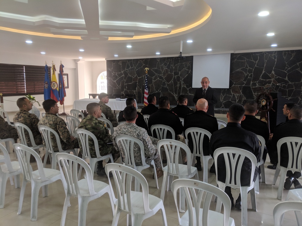 Marine experts share experience and methods with Colombia