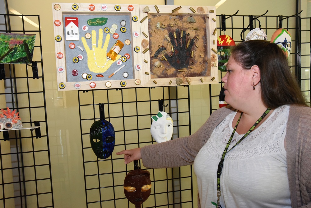 Mrs. Pence highlights Soldiers' crafts using Art Therapy