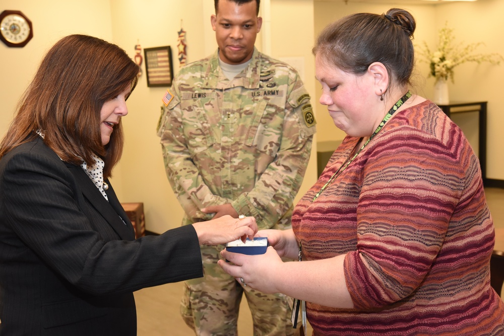 Mrs. Pence highlights Soldiers' crafts using Art Therapy