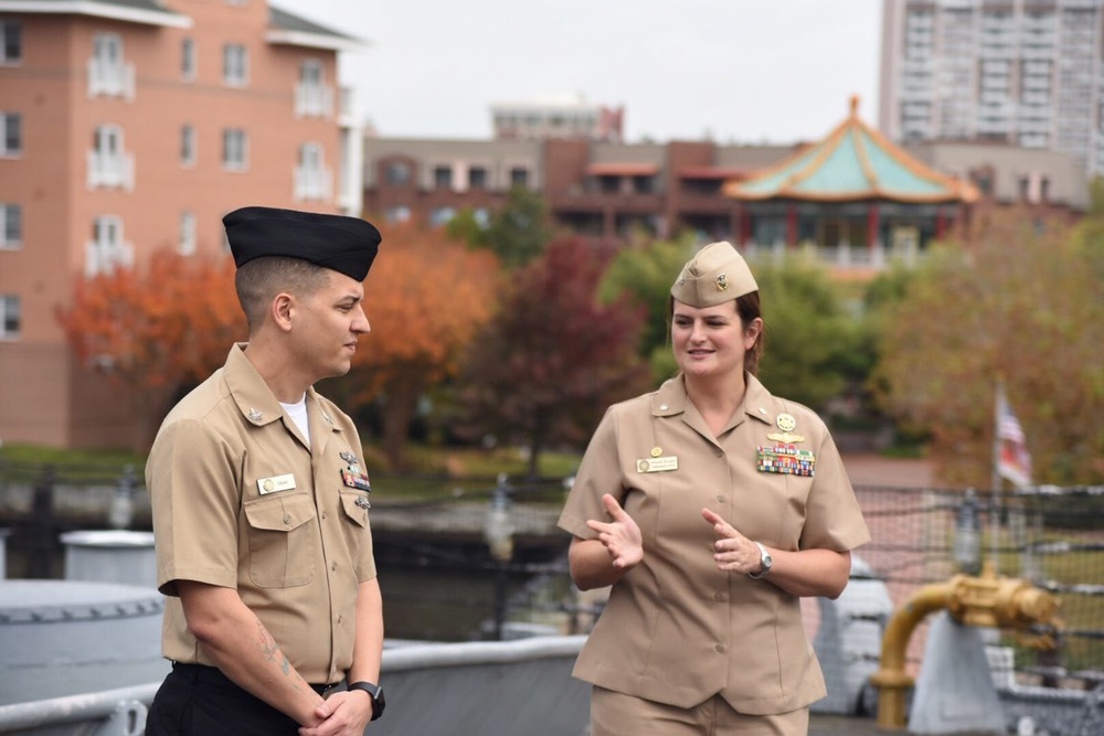 Naval Museum hosts a re-enlistment ceremony
