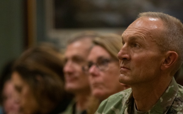 SecArmy visits Mountain Post, speaks with Soldiers
